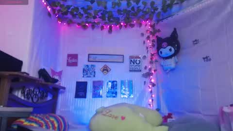 nikol_twink02 online show from 06-15-26, 10:39