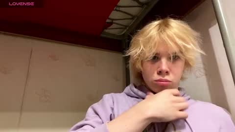 Snapshot of nikolasbucks chatting on 01-08-26, 10:34 nikolasbucks online show from 01-08-26, 10:34