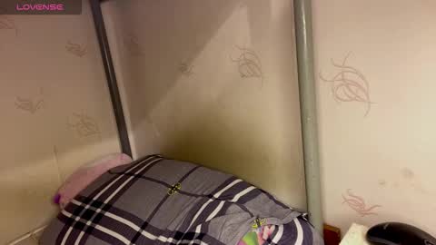 Snapshot of nikolasbucks chatting on 02-18-26, 09:00 nikolasbucks online show from 02-18-26, 09:00