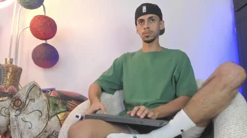    online show from 06-04-26, 11:44