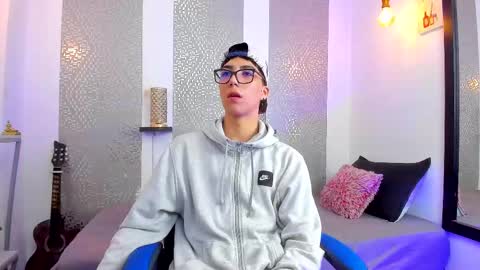    online show from 02-11-25, 04:22