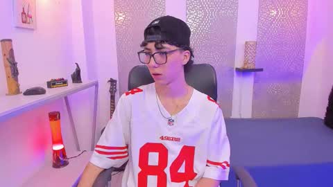    online show from 10-05-25, 04:33