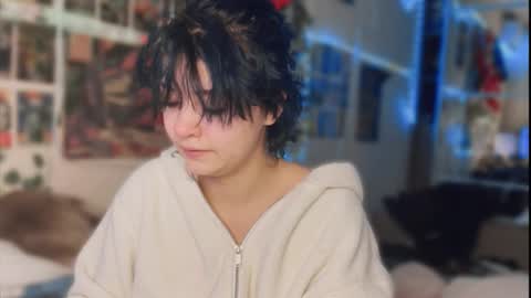 Snapshot of nikoli_naw chatting on 10-19-25, 12:33 nikoli_naw online show from 10-19-25, 12:33