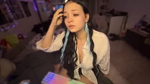 Snapshot of nikoli_naw chatting on 10-28-25, 06:21 nikoli_naw online show from 10-28-25, 06:21