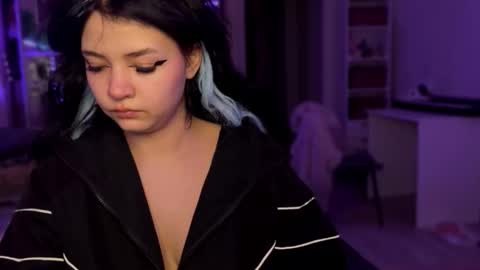 Snapshot of nikoli_naw chatting on 11-13-25, 05:01 nikoli_naw online show from 11-13-25, 05:01