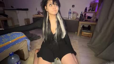 Snapshot of nikoli_naw chatting on 12-22-25, 12:07 nikoli_naw online show from 12-22-25, 12:07