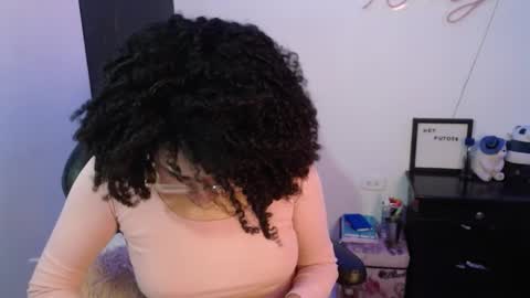 Nicole    GTM-5 1100 pm - 700 am online show from 02-03-25, 06:02