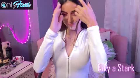Snapshot of nikyastark chatting on 11-16-25, 03:23 Niky A Stark online show from 11-16-25, 03:23