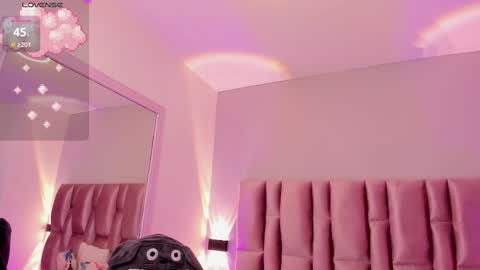 Snapshot of nikybrooks chatting on 09-23-25, 11:02 Niky Brooks online show from 09-23-25, 11:02