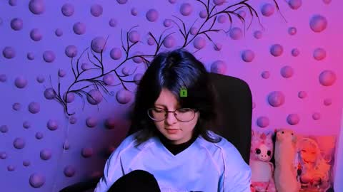 Snapshot of nila_luxe chatting on 12-17-25, 08:59 nila_luxe online show from 12-17-25, 08:59