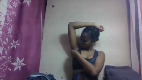 nilah online show from 10-21-25, 02:51