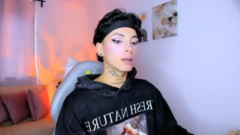 Nilam online show from 04-17-26, 06:11