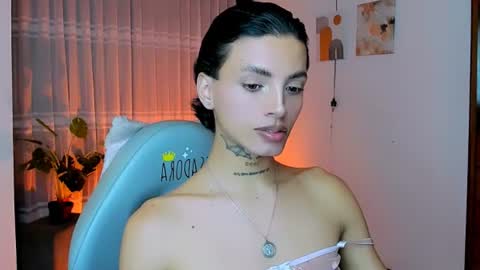 Nilam online show from 06-25-26, 12:43