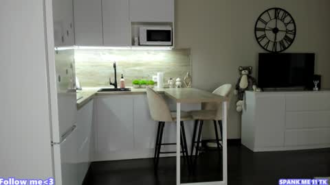 Bella online show from 01-15-25, 11:32