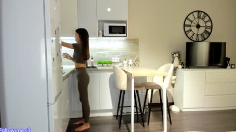 Bella online show from 01-23-25, 10:11