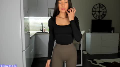 Bella online show from 02-27-25, 06:31