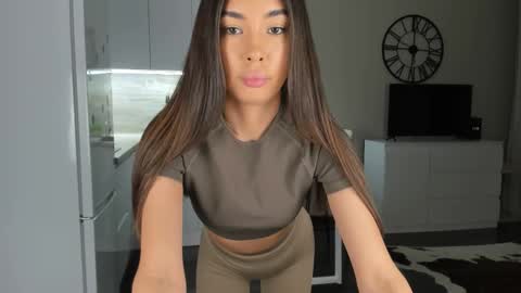 Bella online show from 03-06-25, 03:13