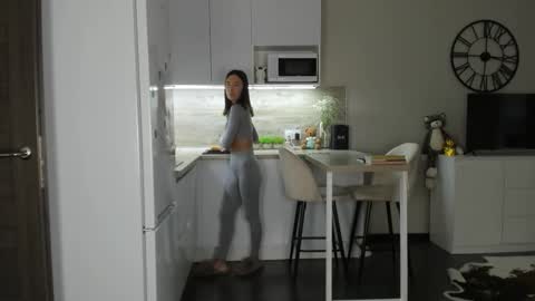 Bella online show from 10-27-25, 12:20