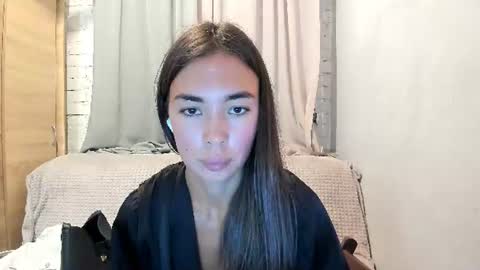 Snapshot of nilliluv chatting on 07-13-26, 08:00 Bella online show from 07-13-26, 08:00