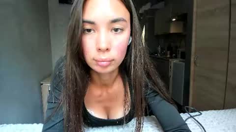 Snapshot of nilliluv chatting on 07-14-26, 10:21 Bella online show from 07-14-26, 10:21