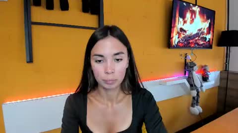 Snapshot of nilliluv chatting on 07-28-26, 05:12 Bella online show from 07-28-26, 05:12