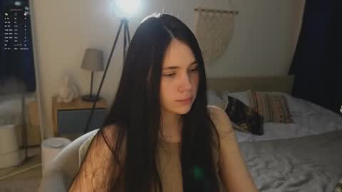 Jennet online show from 11-28-25, 05:37