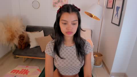 Snapshot of nina_agdal chatting on 02-05-25, 07:53 NINA online show from 02-05-25, 07:53