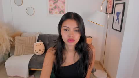 Snapshot of nina_agdal chatting on 02-19-25, 06:32 NINA online show from 02-19-25, 06:32