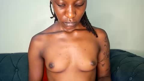 nina_bambi online show from 11-18-25, 02:17