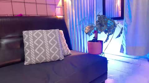 Snapshot of nina_belle_ chatting on 03-23-26, 01:15 nina_belle_ online show from 03-23-26, 01:15