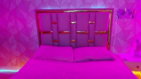 Nina Carther online show from 04-11-26, 08:24