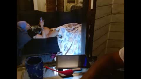 Nina Fame online show from 10-22-25, 06:13