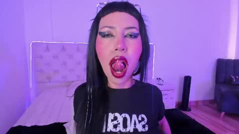 Nina Fox  online show from 06-12-26, 06:51