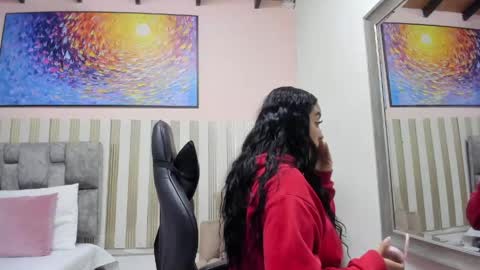 nina_glow_ online show from 05-30-26, 10:56