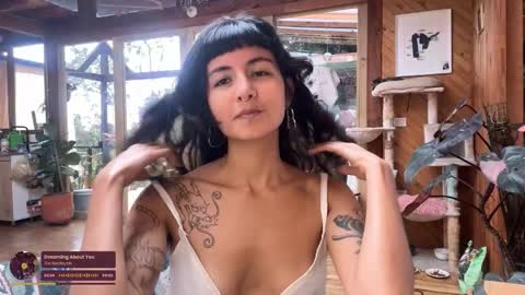 Snapshot of nina_just chatting on 10-17-25, 01:35 Nina.  online show from 10-17-25, 01:35