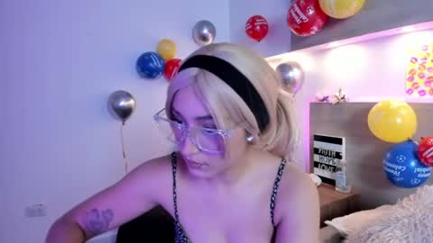 Snapshot of nina_mars_ chatting on 06-25-26, 01:48 Nina online show from 06-25-26, 01:48