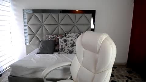 Snapshot of nina_pons chatting on 01-23-25, 08:45 Nina online show from 01-23-25, 08:45