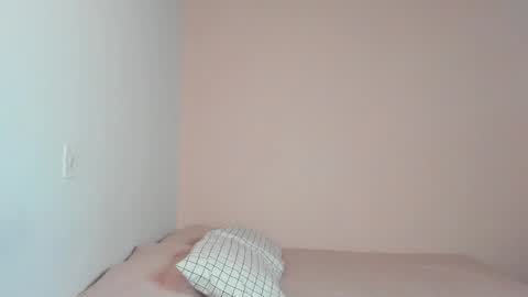 Snapshot of nina_pons chatting on 12-05-25, 08:05 Nina online show from 12-05-25, 08:05