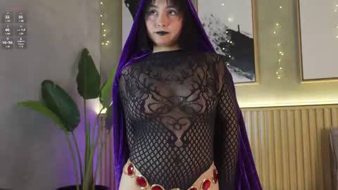 NINA online show from 06-15-26, 12:40
