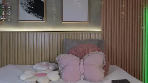 NINA online show from 06-30-26, 01:45