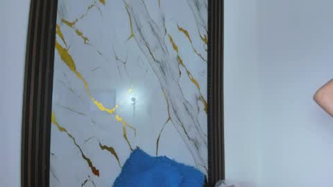 Nina online show from 04-17-26, 09:07