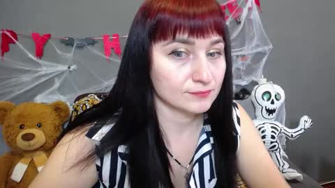 ninaflawlees online show from 10-24-25, 11:50