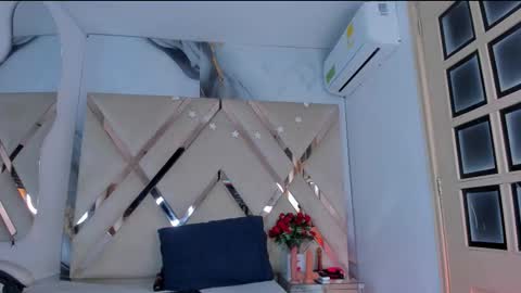 ninahtx online show from 11-24-25, 09:03