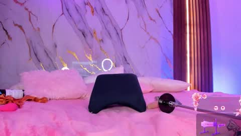 Snapshot of ninalewis244 chatting on 10-30-25, 03:13 nina online show from 10-30-25, 03:13