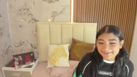 N I N A  online show from 07-04-26, 03:56