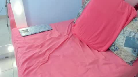 Snapshot of ninamedux chatting on 02-28-25, 06:54 Nina Medux online show from 02-28-25, 06:54