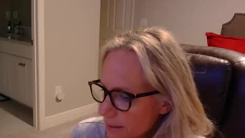 Snapshot of ninanite chatting on 04-09-26, 11:21 ninanite online show from 04-09-26, 11:21