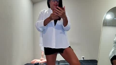 Snapshot of ninas1974 chatting on 06-10-26, 01:39 Ninaru online show from 06-10-26, 01:39