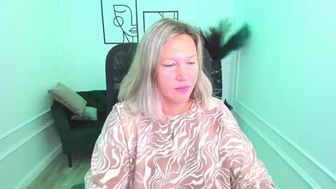 Snapshot of ninastarle chatting on 09-12-25, 04:34 ninastarle online show from 09-12-25, 04:34