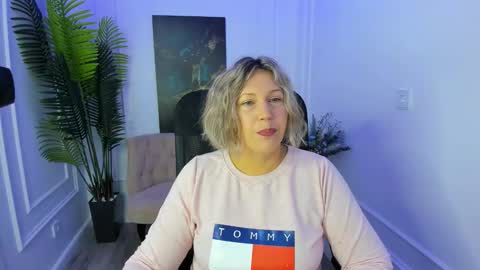 Snapshot of ninastarle chatting on 09-26-25, 06:28 ninastarle online show from 09-26-25, 06:28